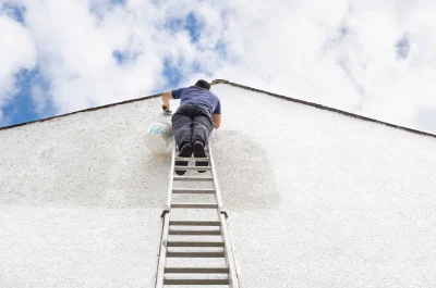 Peinture extérieure à la Chambonie — façades et ravalement